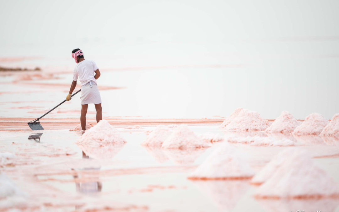 Omaní acarreando sal