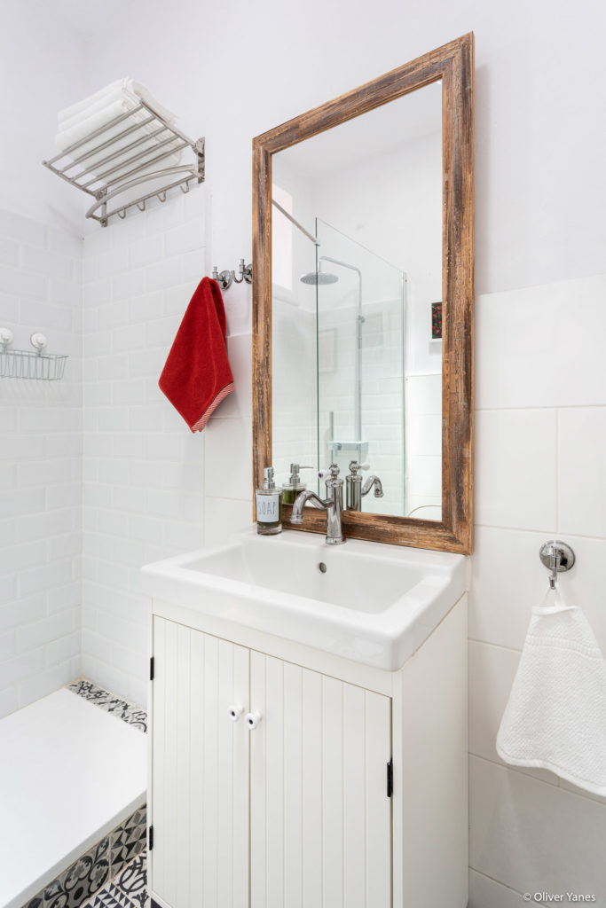 Baño de casa antigua reformada para alquiler vacacional
